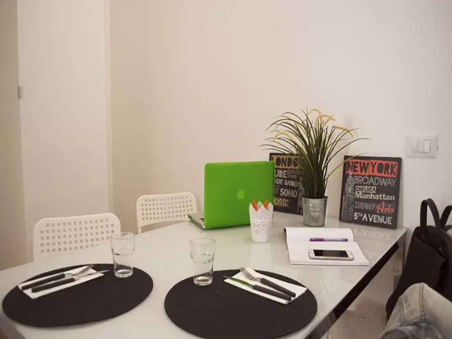 Immagine 52 di Camera in affitto  in Viale Tunisia13 a Milano