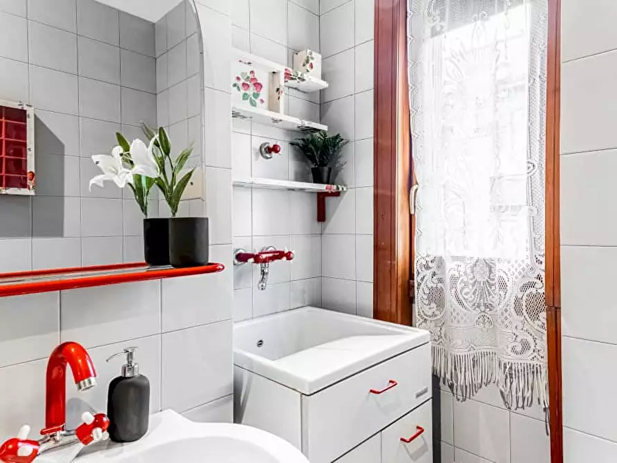 Immagine 8 di Camera in affitto  in Via Coluccio Salutati7 a Milano