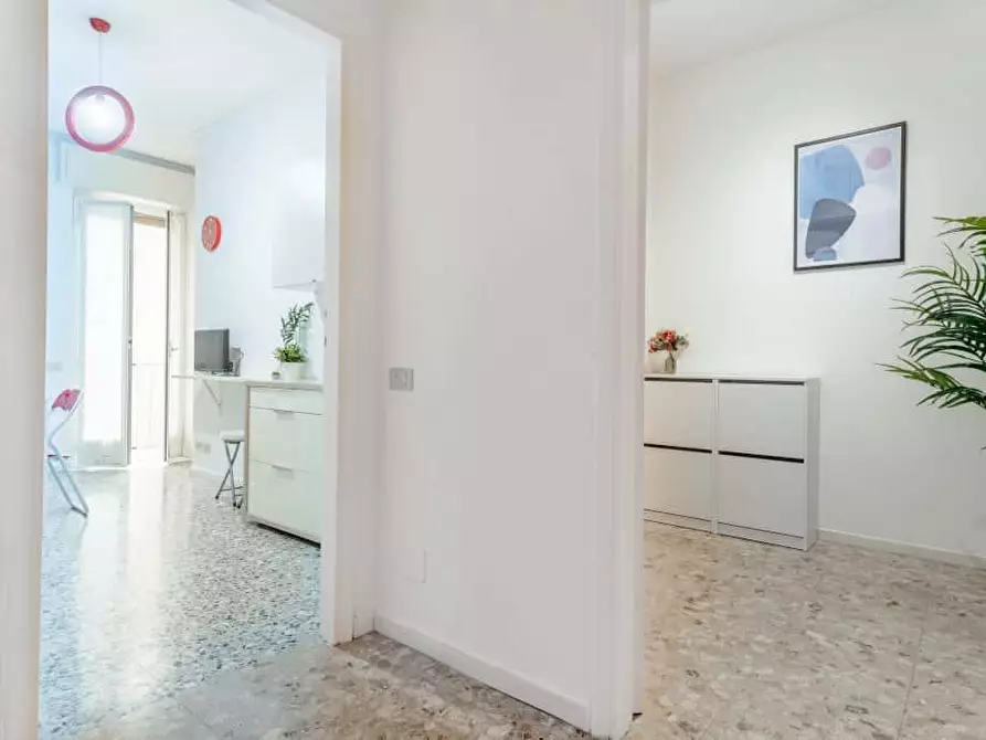 Immagine 8 di Camera in affitto  in Viale Teodorico19 a Milano