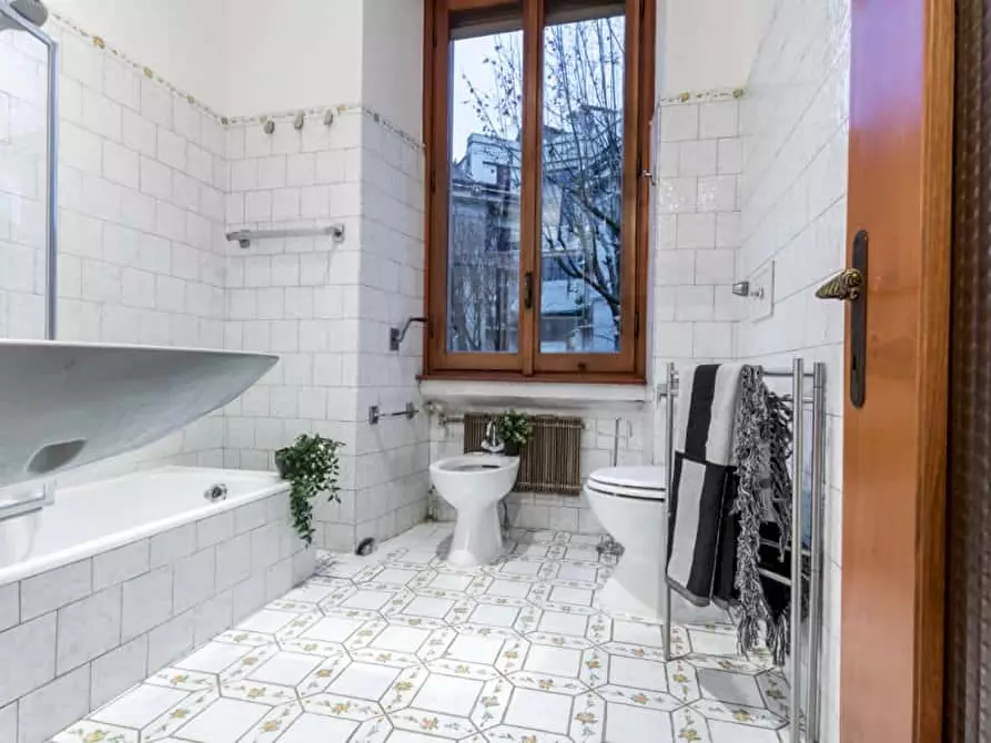 Immagine 9 di Camera in affitto  in Viale Regina Margherita33 a Milano