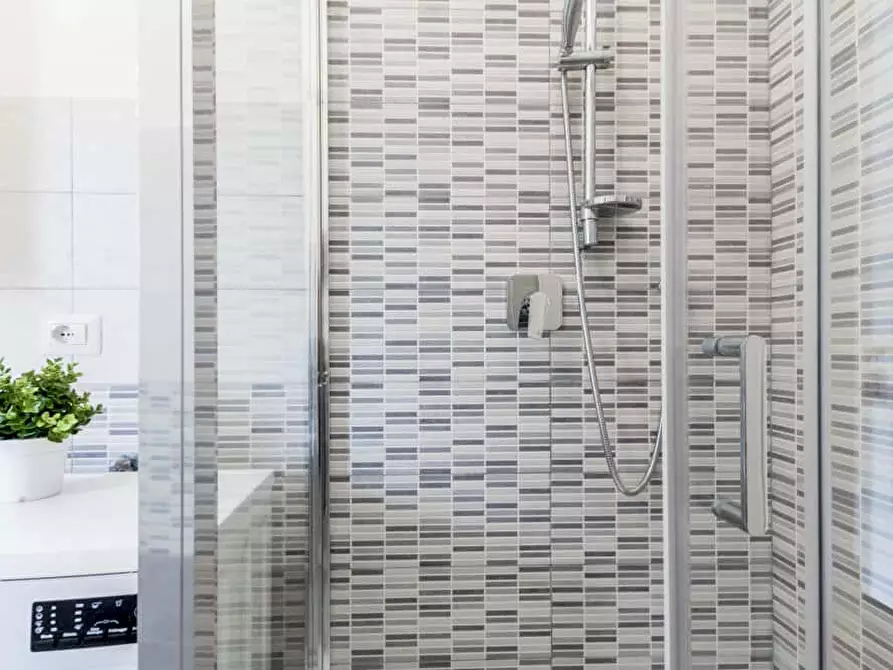 Immagine 10 di Camera in affitto  in Via Maniago2 a Milano