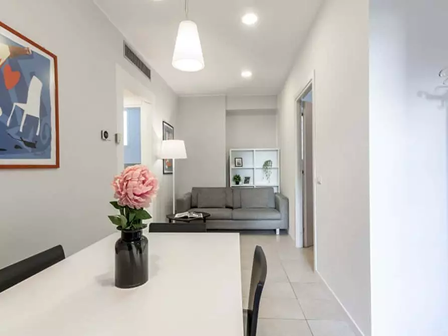 Immagine 22 di Camera in affitto  in Via Bernardino Biondelli7 a Milano