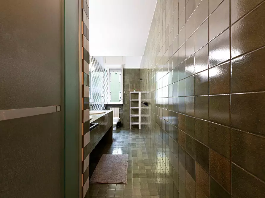 Immagine 14 di Camera in affitto  in Via Andrea Costa1 a Milano