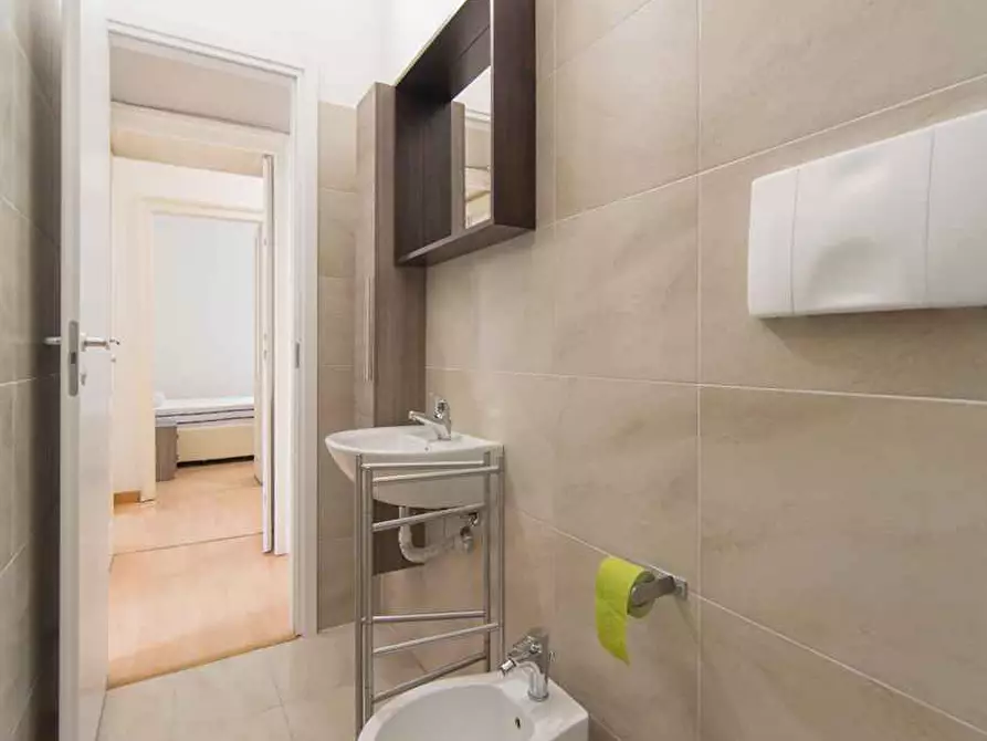 Immagine 45 di Camera in affitto  in Via Comelico8 a Milano