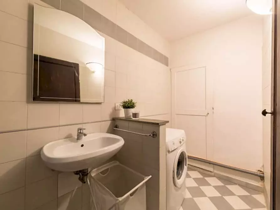 Immagine 10 di Camera in affitto  in Borgo Ognissanti21 a Firenze