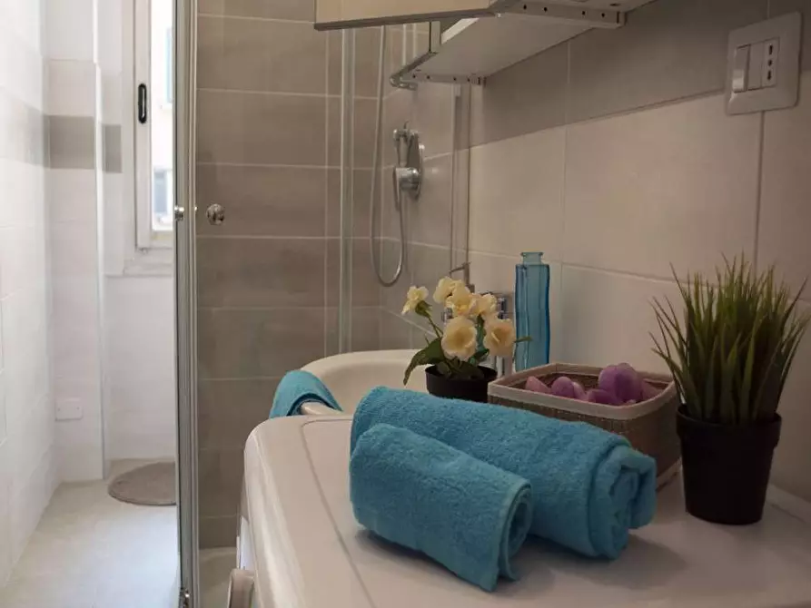 Immagine 71 di Camera in affitto  in Viale Tunisia13 a Milano