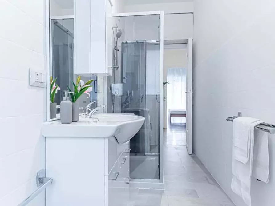 Immagine 9 di Camera in affitto  in Viale Teodorico19 a Milano