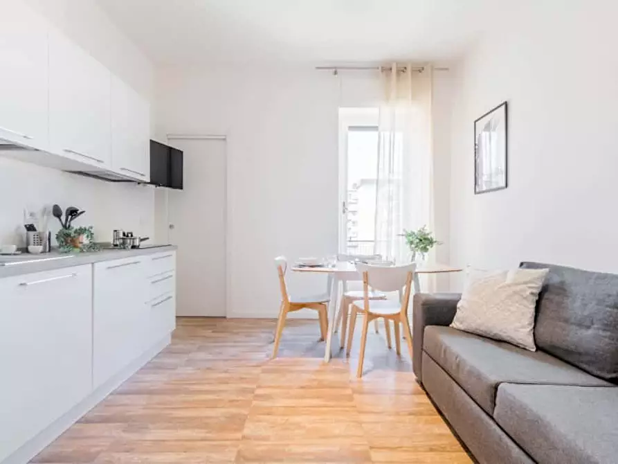 Immagine 13 di Camera in affitto  in Via Riccardo Pitteri23 a Milano