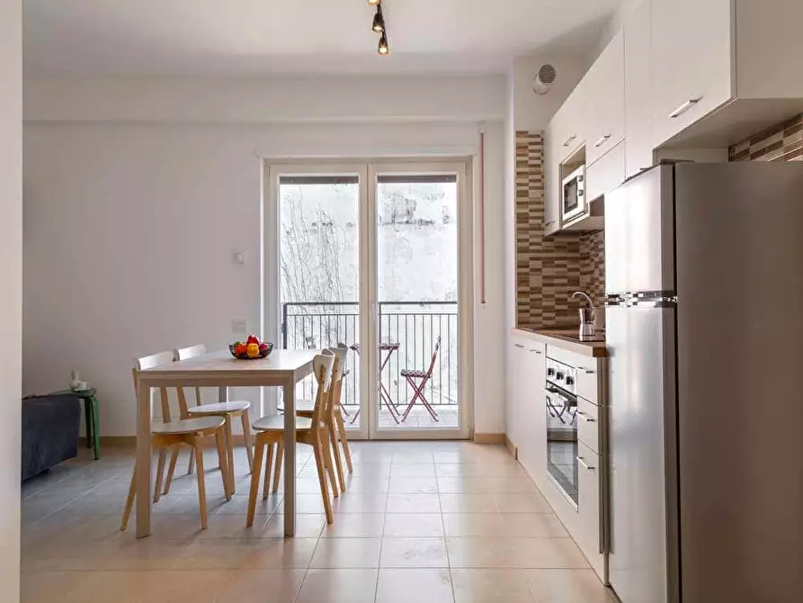 Immagine 20 di Camera in affitto  in Via Gardone5 a Milano