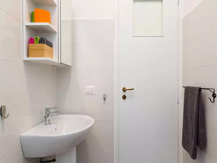 Immagine 31 di Camera in affitto  in Via dei Mandorli6 a Buccinasco