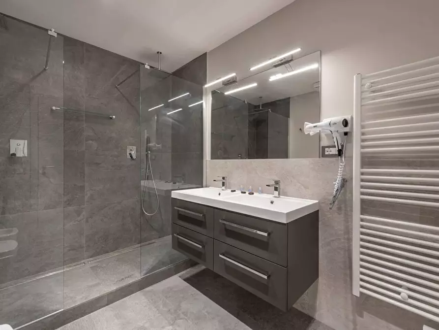 Immagine 21 di Camera in affitto  in Via Ricasoli59 a Firenze