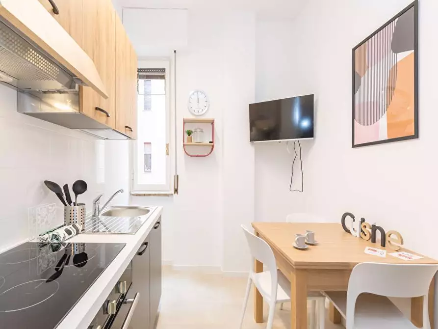 Immagine 34 di Camera in affitto  in Via Salasco1 a Milano