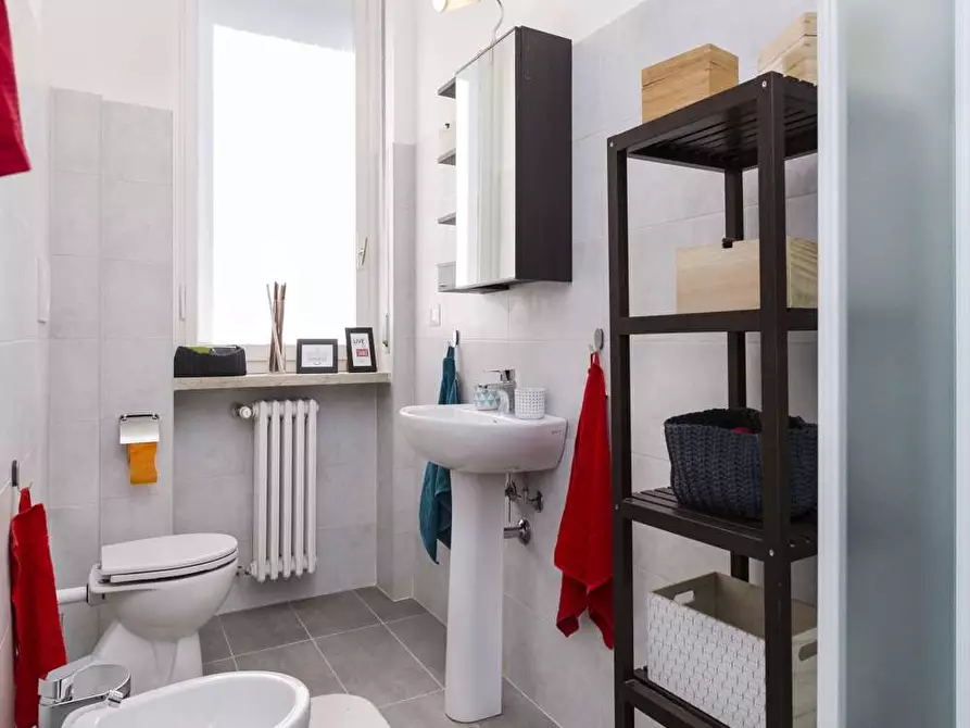 Immagine 42 di Camera in affitto  in Via Cosseria1 a Milano