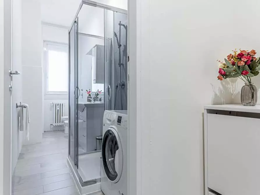 Immagine 11 di Camera in affitto  in Viale Teodorico19 a Milano