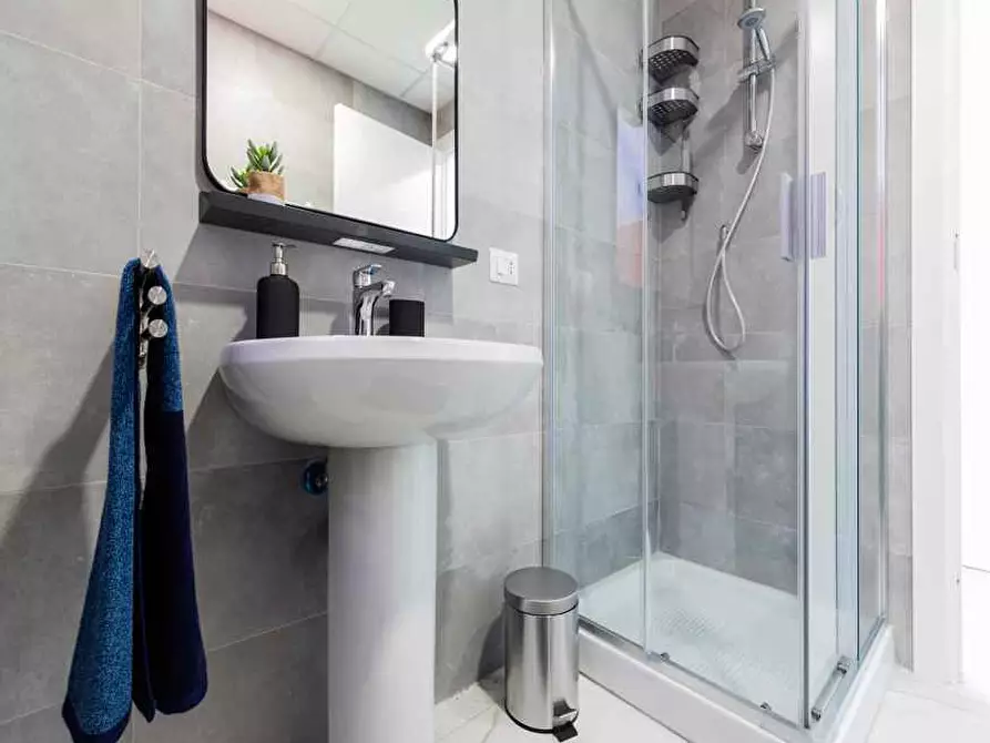 Immagine 15 di Camera in affitto  in Viale Bligny28 a Milano