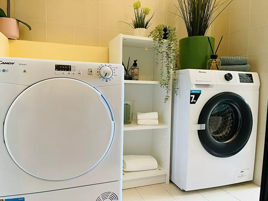 Immagine 8 di Camera in affitto  in Via Domenichino11 a Milano