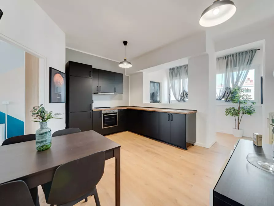 Immagine 11 di Camera in affitto  in Via F. R. Lamennais5 a Milano