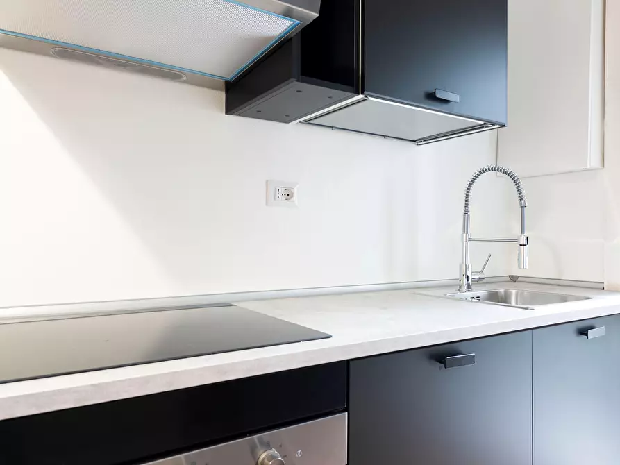 Immagine 8 di Camera in affitto  in Via Leopoldo Cicognara2 a Milano