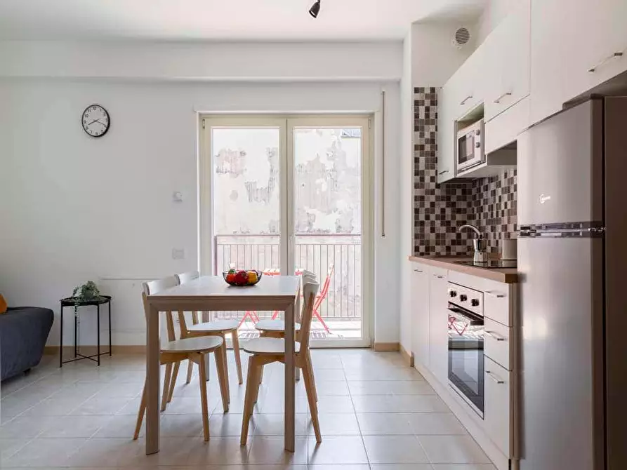 Immagine 8 di Camera in affitto  in Via Gardone5 a Milano