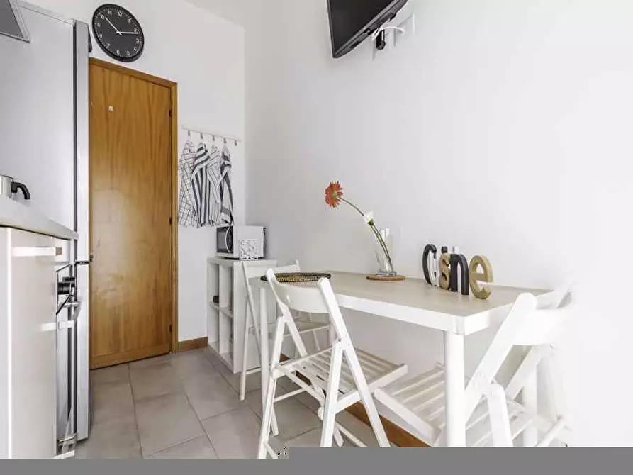 Immagine 16 di Camera in affitto  in Via Fiume delle Perle146 a Roma