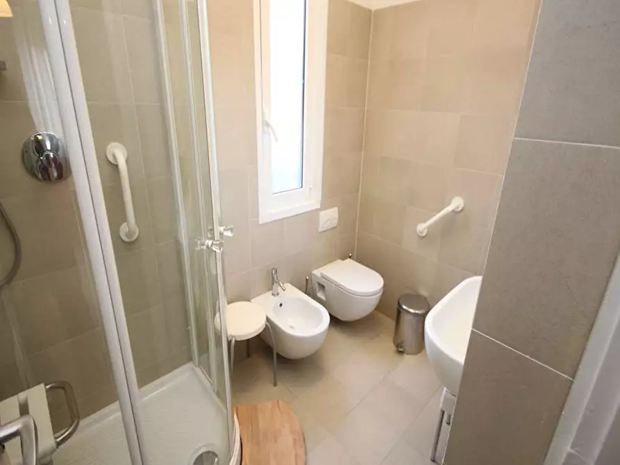 Immagine 30 di Camera in affitto  in Via Volterra12 a Milano