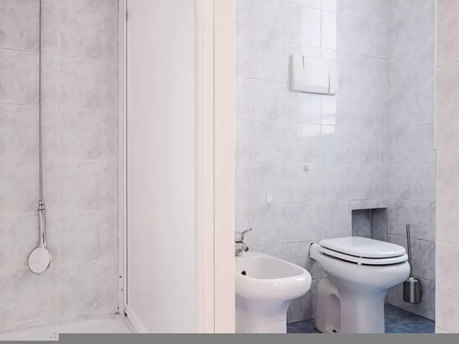 Immagine 46 di Camera in affitto  in Via delle Belle Arti21 a Bologna