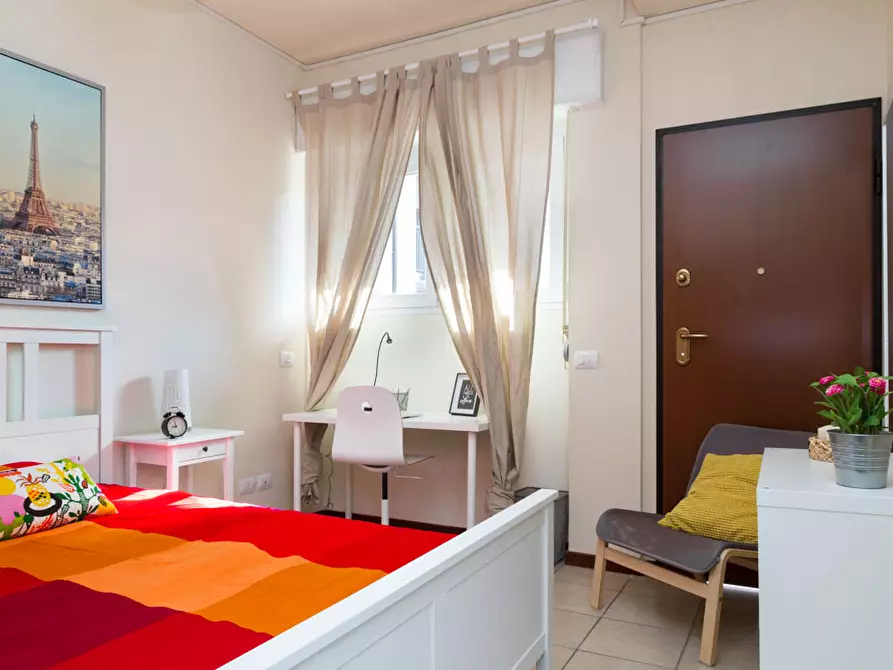 Immagine 2 di Camera in affitto  in Viale Legioni Romane39 a Milano