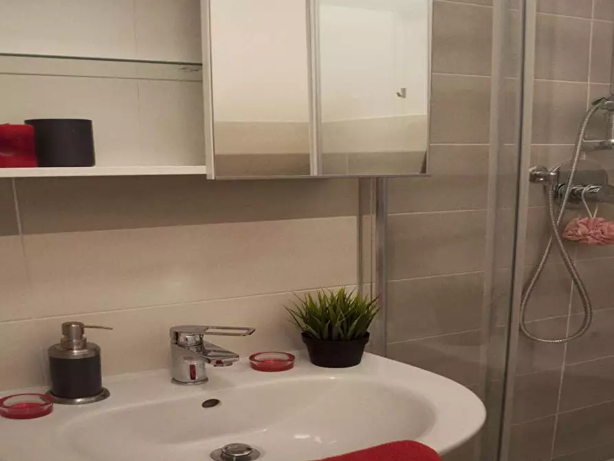 Immagine 58 di Camera in affitto  in Viale Tunisia13 a Milano