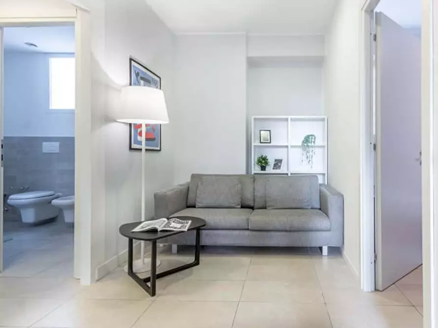 Immagine 20 di Camera in affitto  in Via Bernardino Biondelli7 a Milano