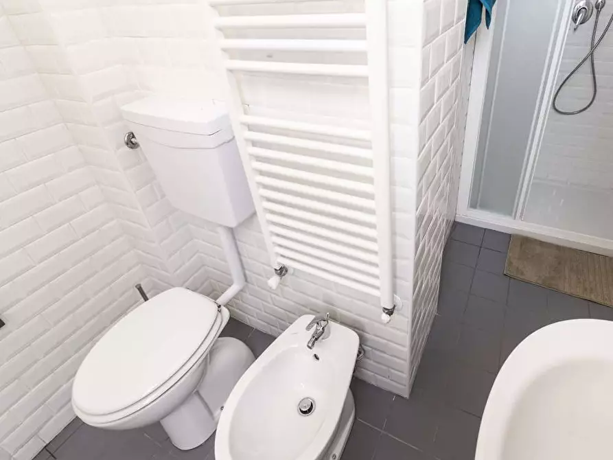 Immagine 33 di Camera in affitto  in Via Paolo Bassi22 a Milano