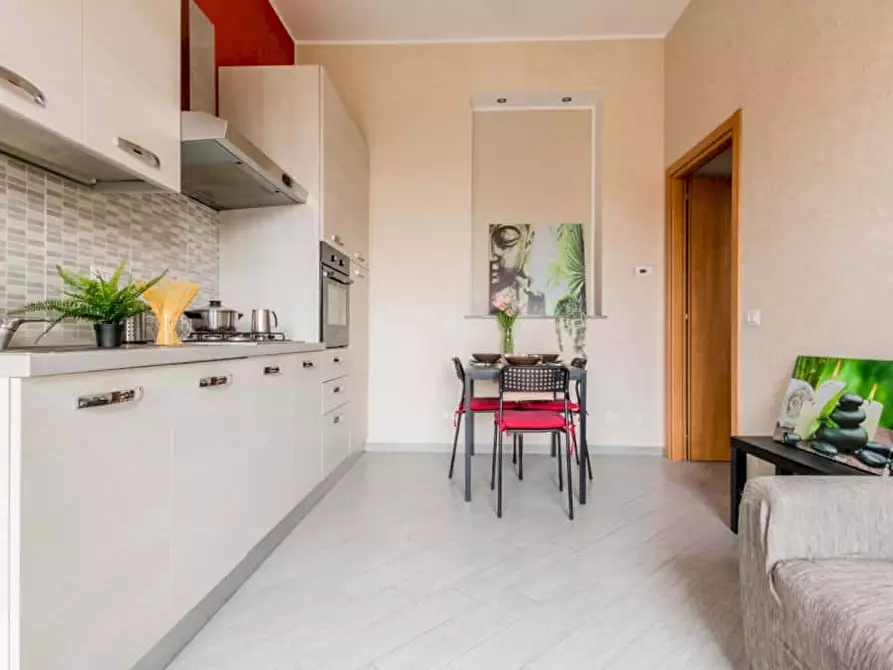 Immagine 16 di Camera in affitto  in Via Giovanni Pezzotti44 a Milano