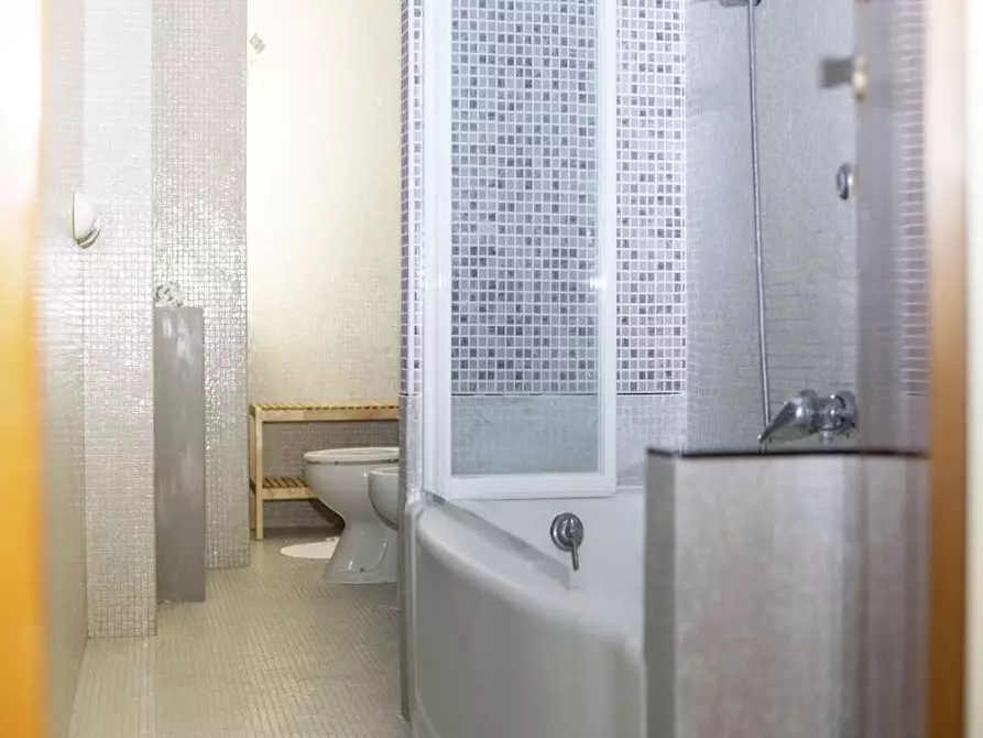 Immagine 15 di Camera in affitto  in Via Giovanni Amendola13 a Bologna