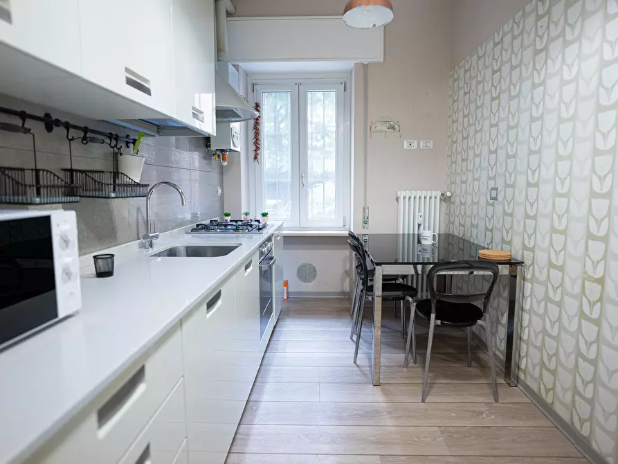 Immagine 6 di Camera in affitto  in Viale Caterina da Forlì50 a Milano