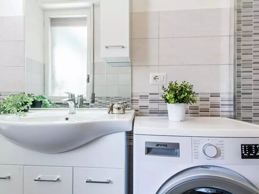 Immagine 12 di Camera in affitto  in Via Maniago2 a Milano