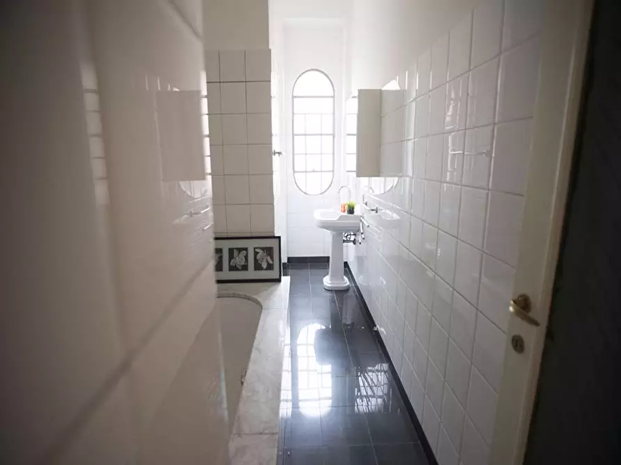 Immagine 12 di Camera in affitto  in Viale Tunisia2 a Milano