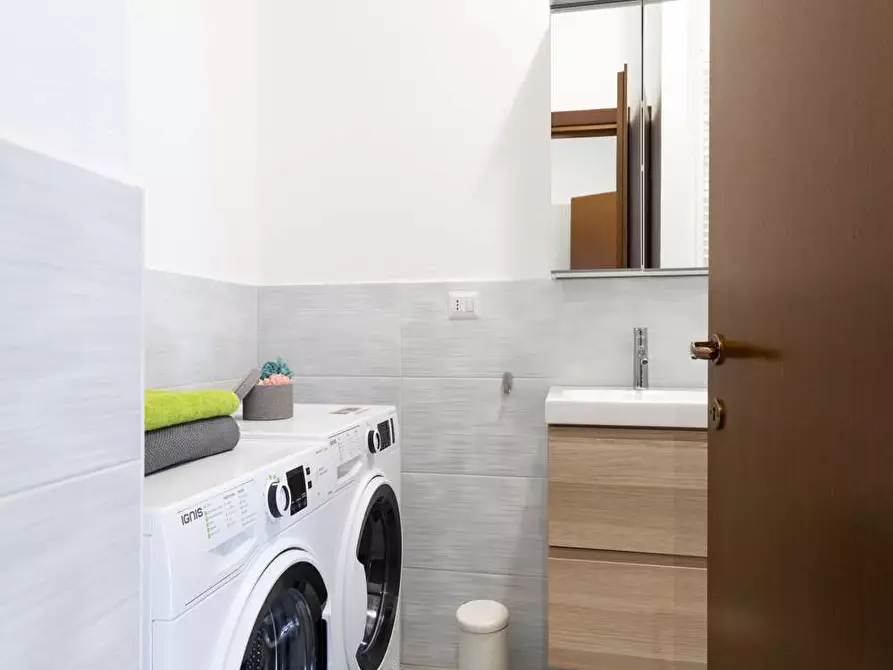 Immagine 25 di Camera in affitto  in Via Ulisse Salis10 a Milano