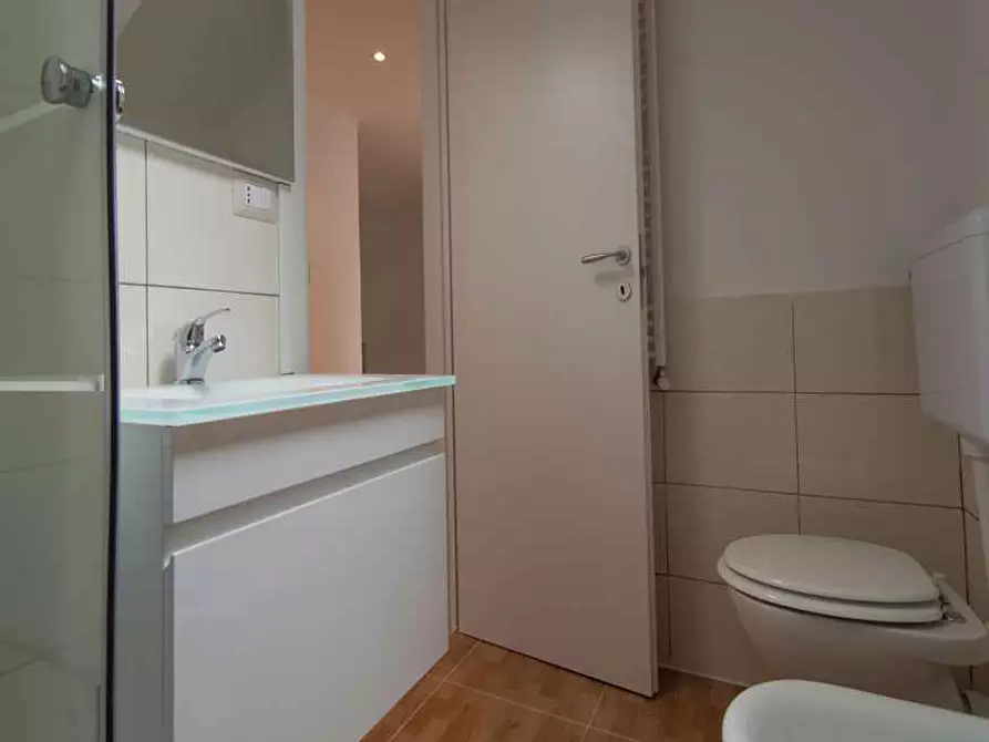 Immagine 46 di Camera in affitto  in Via Comelico8 a Milano