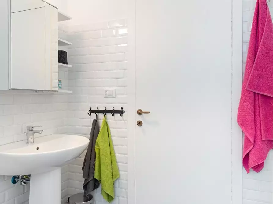 Immagine 11 di Camera in affitto  in Via Francesco Petrarca2 a Milano