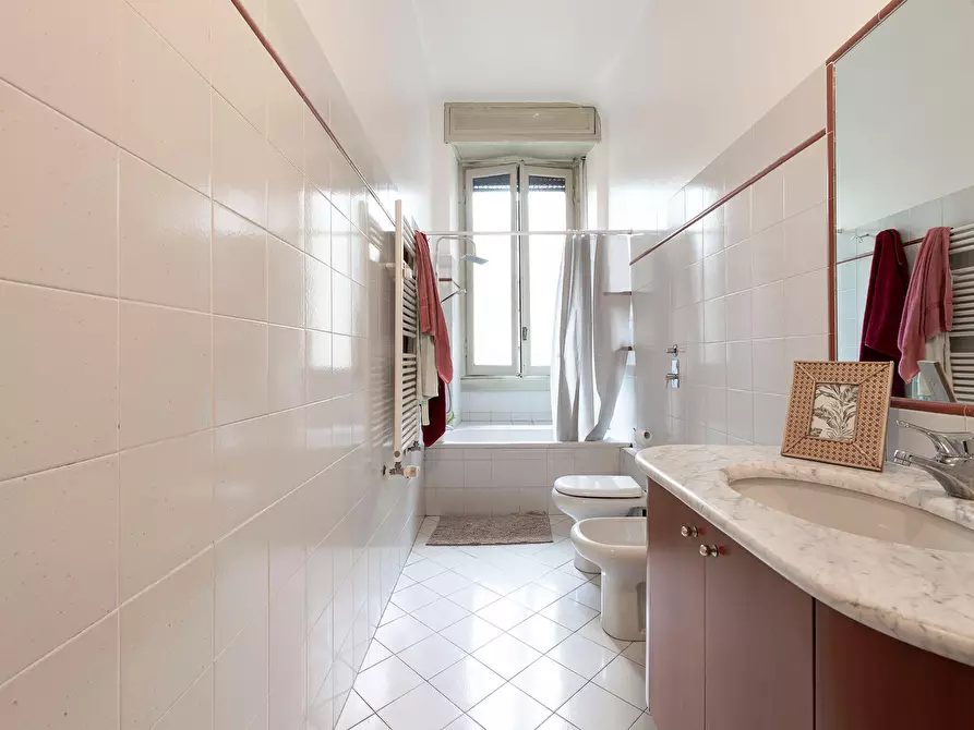 Immagine 11 di Camera in affitto  in Viale Regina Giovanna38 a Milano