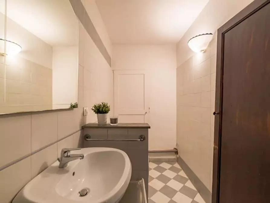 Immagine 11 di Camera in affitto  in Borgo Ognissanti21 a Firenze