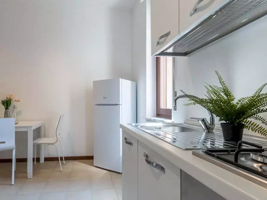 Immagine 9 di Camera in affitto  in Via Luciano Zuccoli19 a Milano