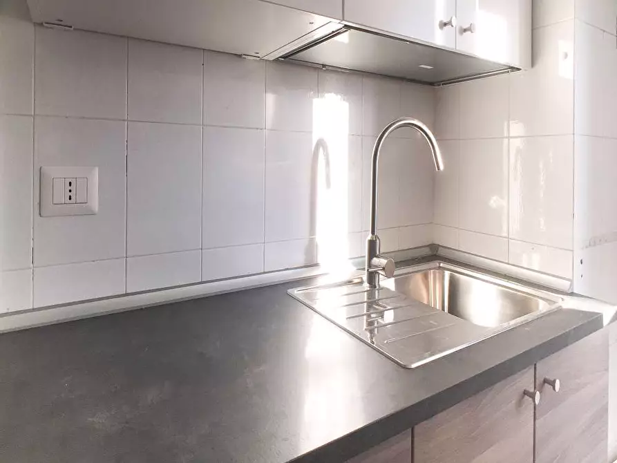 Immagine 26 di Camera in affitto  in Via Ariberto1 a Milano