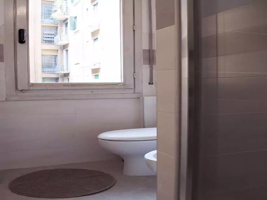 Immagine 86 di Camera in affitto  in Viale Tunisia13 a Milano