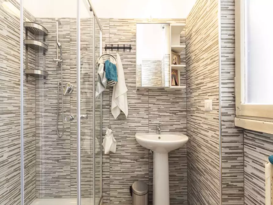 Immagine 10 di Camera in affitto  in Via Sulmona23 a Milano