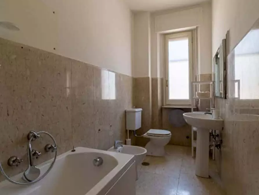 Immagine 12 di Camera in affitto  in Viale dei Mille8 a Firenze