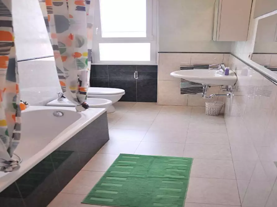 Immagine 43 di Camera in affitto  in Viale Molise65 a Milano