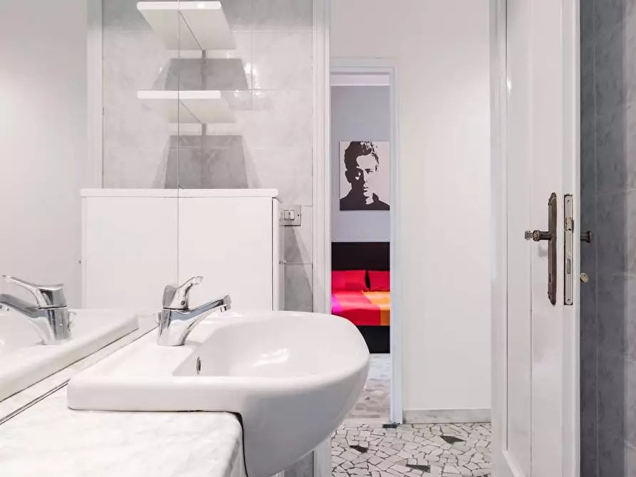 Immagine 34 di Camera in affitto  in Via delle Belle Arti21 a Bologna