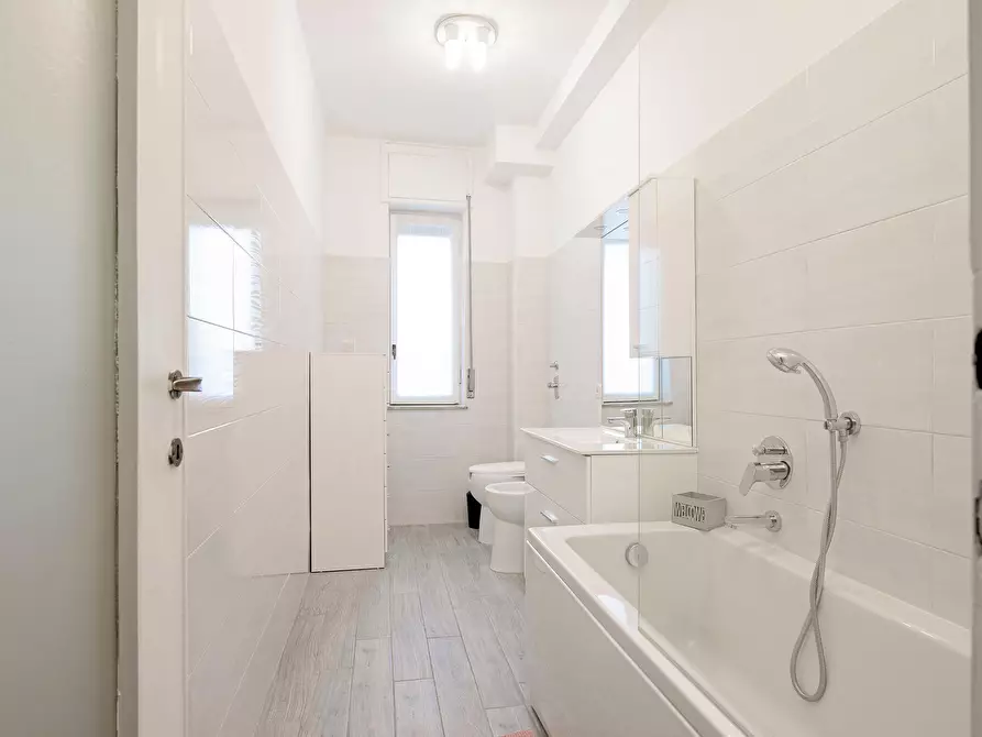 Immagine 16 di Camera in affitto  in Viale Carlo Troya2 a Milano