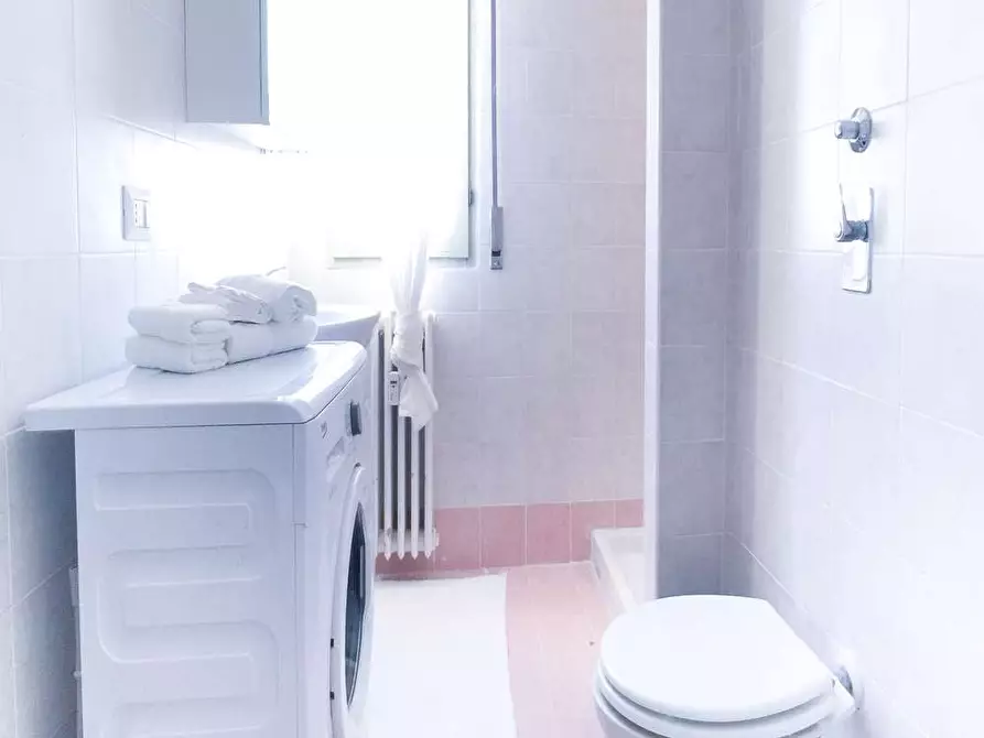 Immagine 25 di Camera in affitto  in Via Ariberto1 a Milano