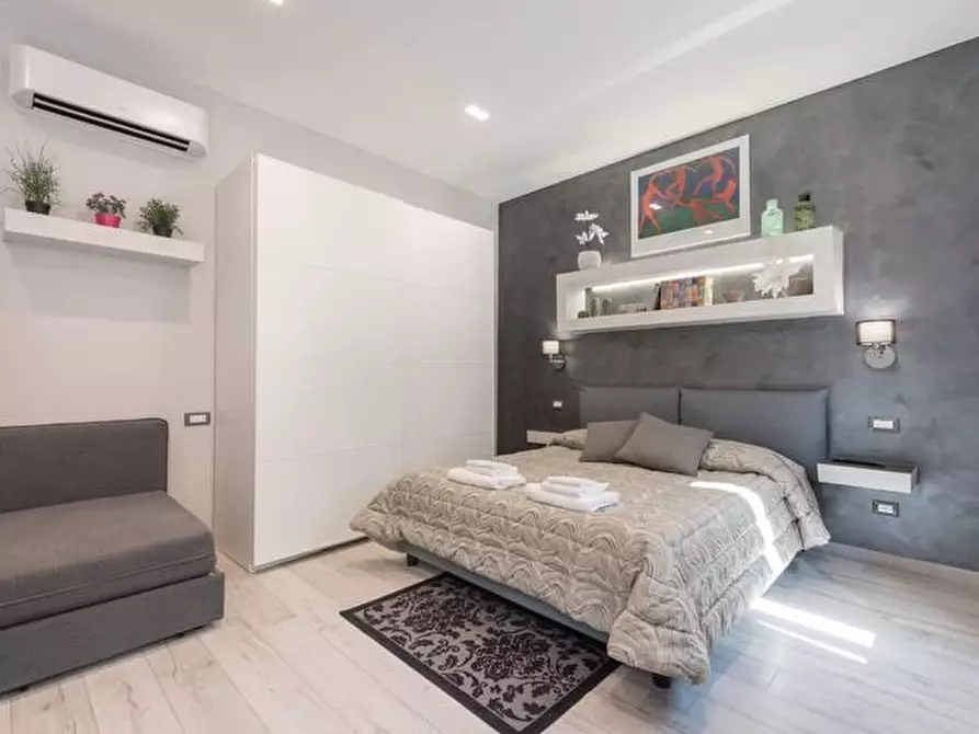 Immagine 26 di Camera in affitto  in Via Ricasoli59 a Firenze